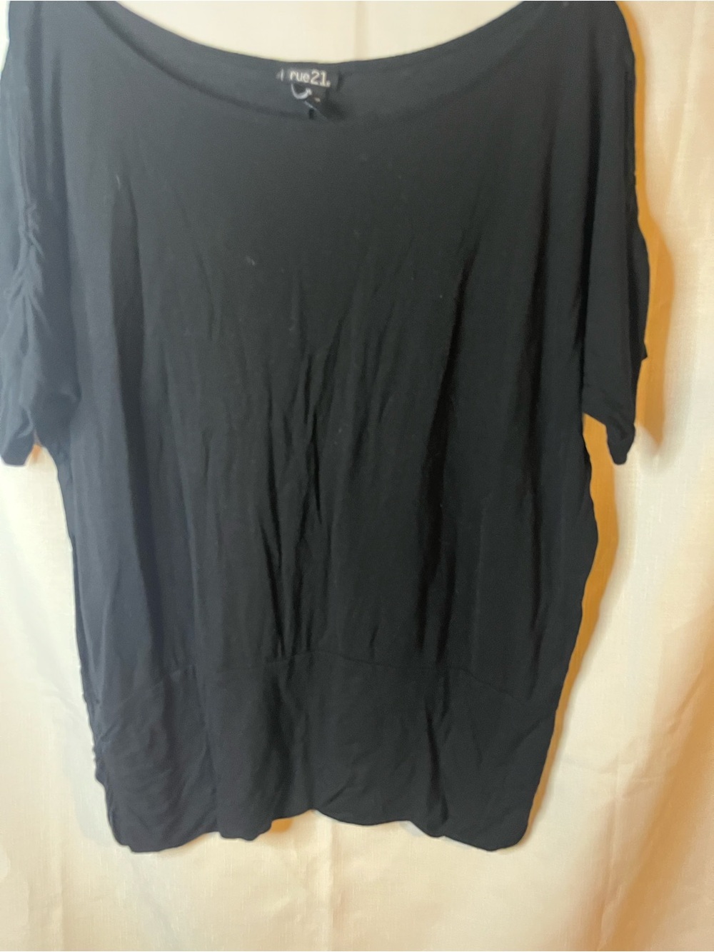 Rue21 Black Short Sleeve Crewneck Tee